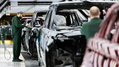 Jaguar Land Rover Supply Chain Staff Reportedly Instructed to Apply for Universal Credit, Union States